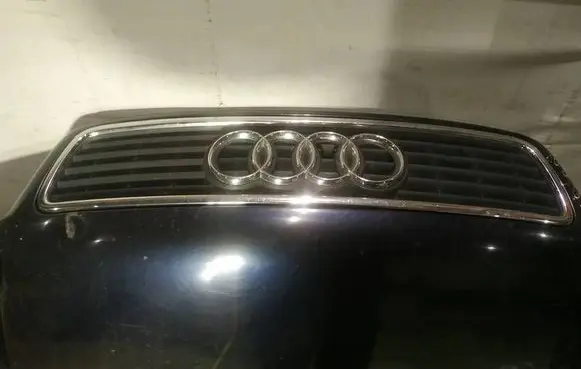 Audi A4 S4 B5 8D Front grill