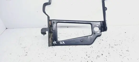 Audi Q7 4M Radiator support slam panel bracket 4M0121261R