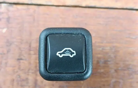 Skoda Fabia Mk2 (5J) Alarm switch 5J0962109