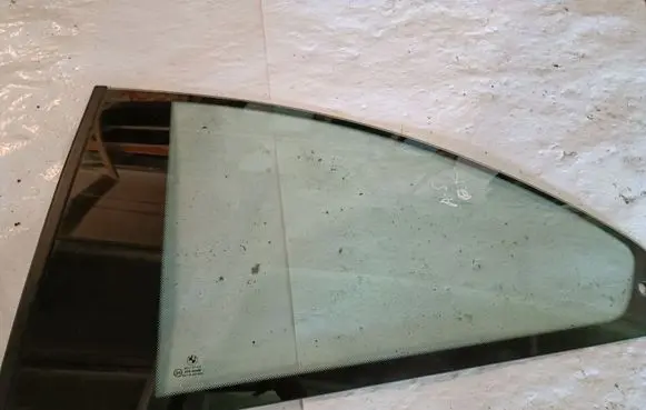 BMW 3 E46 Rear side window E643R00049 AS2