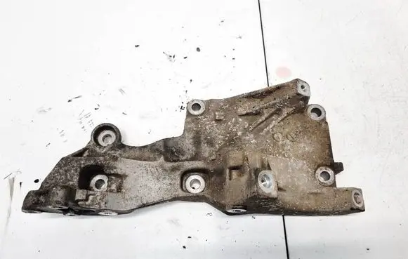 Skoda Praktik (5J8) Engine mounting bracket 045903143E