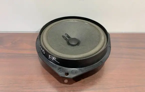 Alfa Romeo Stelvio Front door speaker