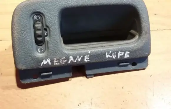 Renault Megane I Headlight level height control switch 7700416949
