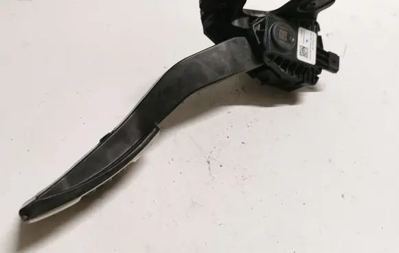 Ford Mustang VI Accelerator throttle pedal CR339F836AB