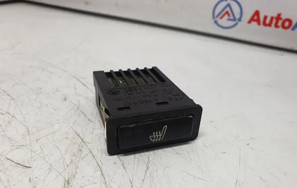 BMW X3 E83 Seat heating switch 6988957 61316988957