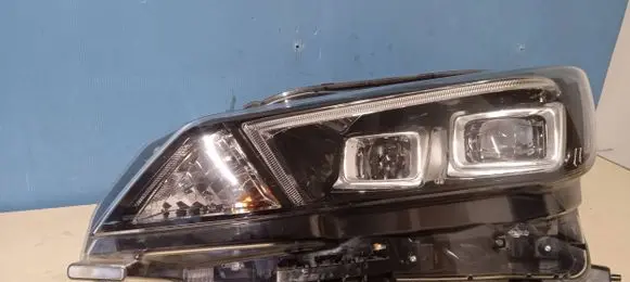 Nissan Leaf II (ZE1) Headlight/headlamp 260605SH5A