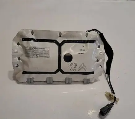 Passenger airbag