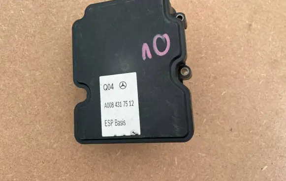 Mercedes-Benz A W176 ABS Pump A0084317512