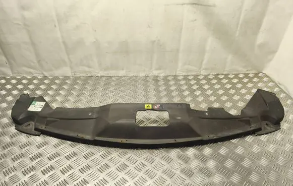 Chrysler Pacifica Radiator trim 04857631AA 04857713AA