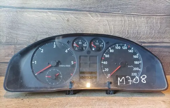 Audi A4 S4 B5 8D Speedometer (instrument cluster) AU0007001