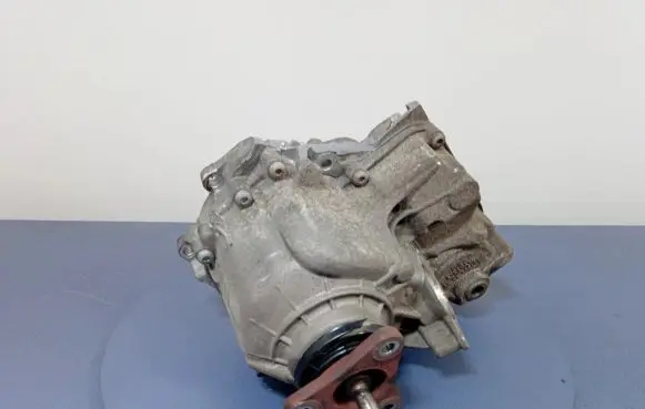 Gearbox transfer box case