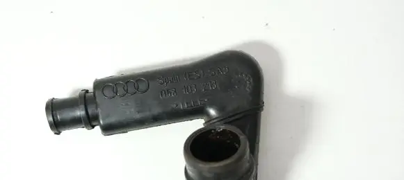 Audi A4 S4 B5 8D Engine coolant pipe/hose 058103213
