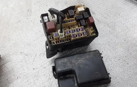 Toyota Avensis Verso Fuse module