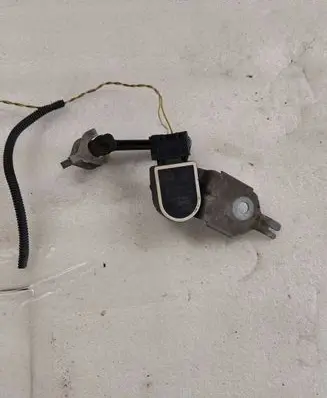 Mercedes-Benz C W205 Air suspension front height level sensor A2229050503 280814 2405