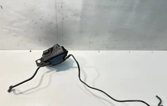 Vacuum air tank