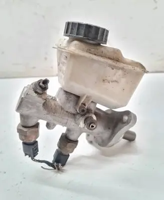 Master brake cylinder