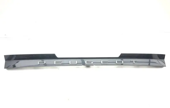 Peugeot 3008 III Tailgate trim