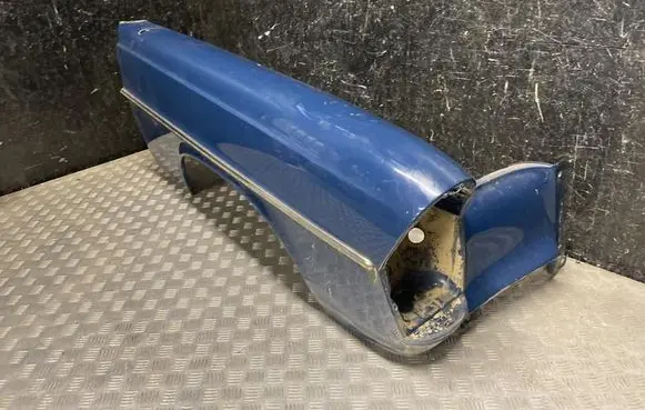 Mercedes-Benz 250 280 W108 Fender 