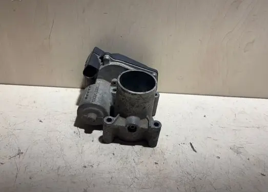 Volkswagen Polo Throttle valve 03C133062B