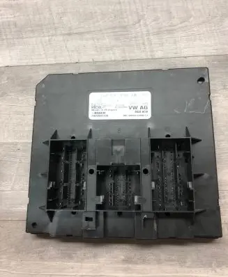 Volkswagen PASSAT B8 Comfort/convenience module 5Q0937086AK F005V01739 15H1001711
