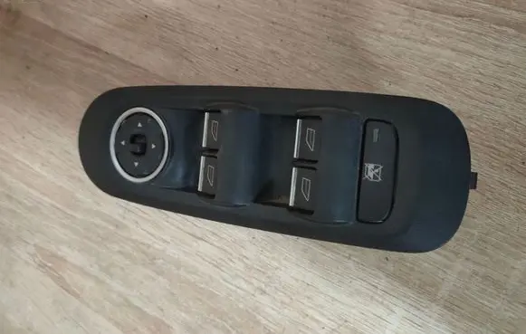 Ford S-MAX Electric window control switch 7S7T14A132AB