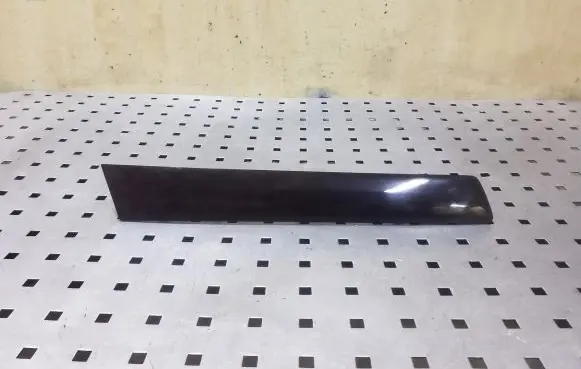 Volkswagen Touareg II Front door trim bar 7P6867439B