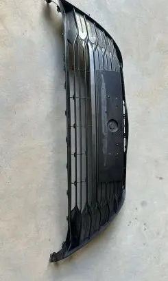 Toyota Yaris Front bumper lower grill