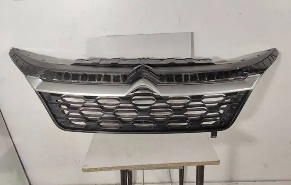 Citroen Jumper Front bumper upper radiator grill 1315804070