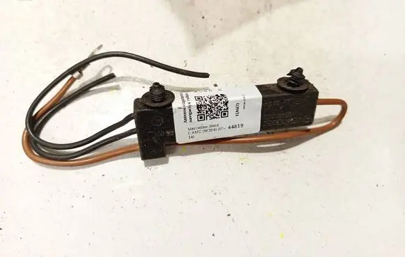 Mercedes-Benz C AMG W204 Antenna control unit A2048708390 28124591
