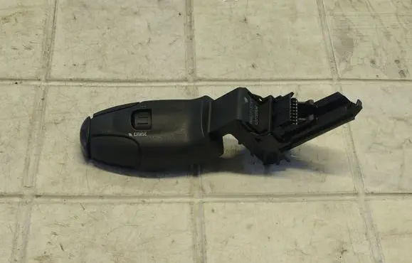 Peugeot 5008 Cruise control stalk 96637157XT 12272004