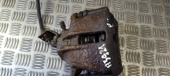 Volkswagen PASSAT B4 Front brake caliper
