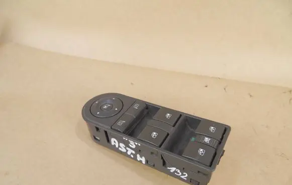 Opel Astra H Electric window control switch 13228698