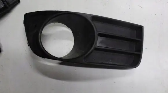 Nissan X-Trail T31 Front fog light trim/grill 0000011