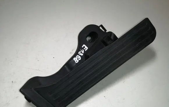 Volkswagen PASSAT B6 Accelerator throttle pedal 1K1721503L