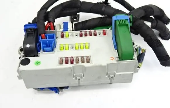 Fiat 500L Central body control module 51984087 116RI000030 10R041061