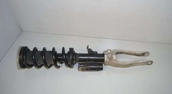 BMW 5 G30 G31 Front shock absorber with coil spring 6866396 37106866396 31306866262
