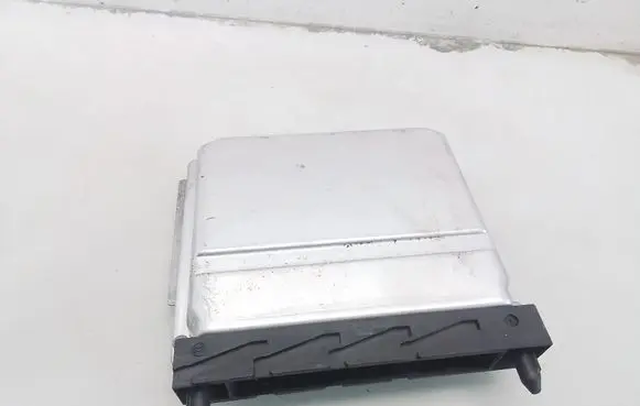 Volvo V70 Engine control unit/module 30637733A