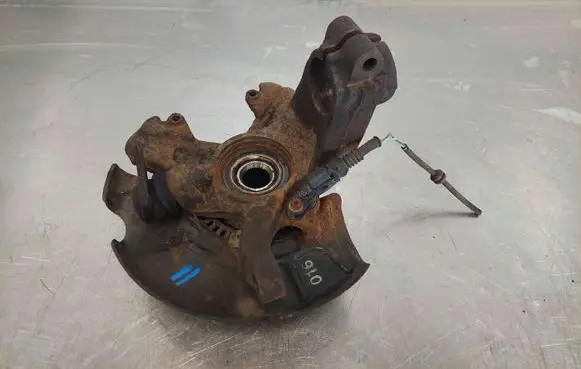 Volkswagen Golf IV Front wheel hub spindle knuckle