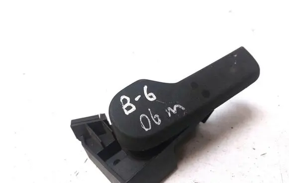Volkswagen PASSAT B6 Engine bonnet (hood) release handle 1K1823633