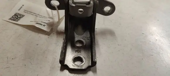 KIA Sorento Front door upper hinge