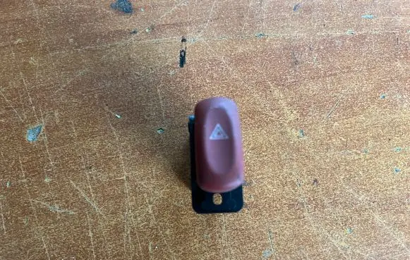 Opel Agila A Hazard light switch