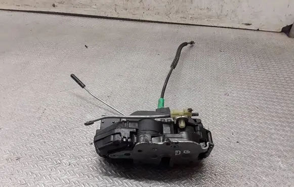 Opel Insignia A Rear door lock 13503178
