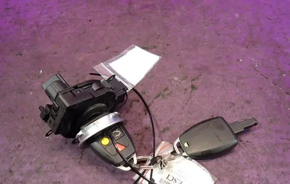 Volvo V50 Ignition lock 30737155