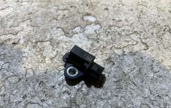 Nissan Qashqai Airbag deployment crash/impact sensor 988303RA0A 3RA17116CX1D 01162017