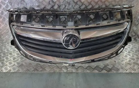Opel Insignia A Front bumper upper radiator grill 13475242