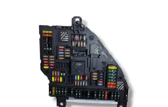 BMW 5 F10 F11 Fuse module 117033452 00490082 9210857