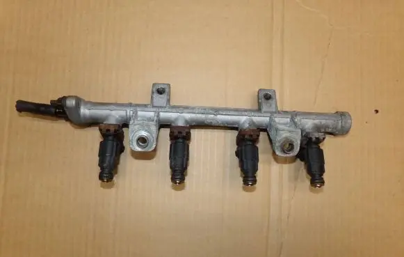 Hyundai Getz Fuel main line pipe