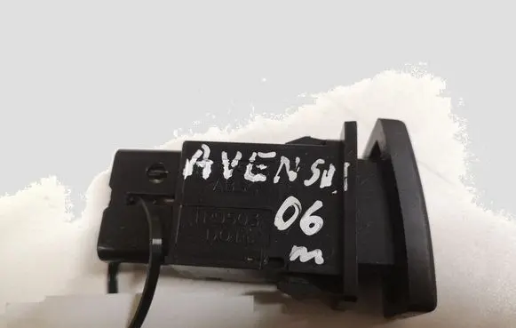 Toyota Avensis T250 Hazard light switch 187963