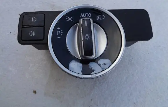 Infiniti Q30 Light switch
