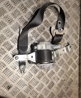 Subaru Legacy Front seatbelt